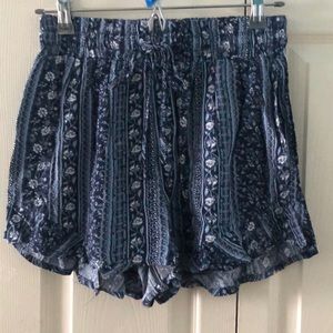 Hollister Patterned Shorts!!